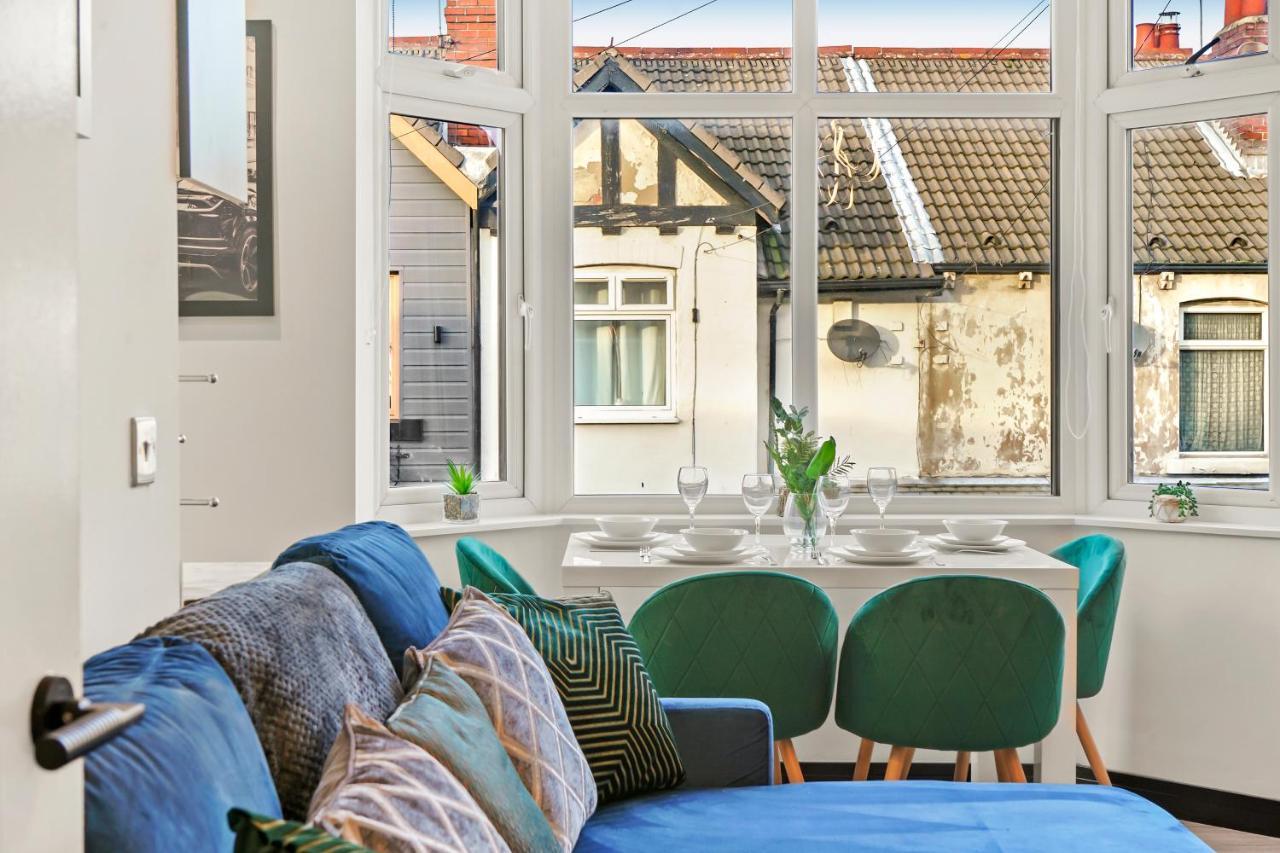 Apartament Stylish Yorkshire Gem - Sleeps 4 - Great Location Castleford Zewnętrze zdjęcie